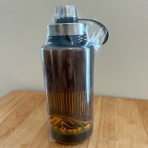 NWT Unopened Ozark Trail‎ 32 oz water Bottle Metal Top With Orange Mountains